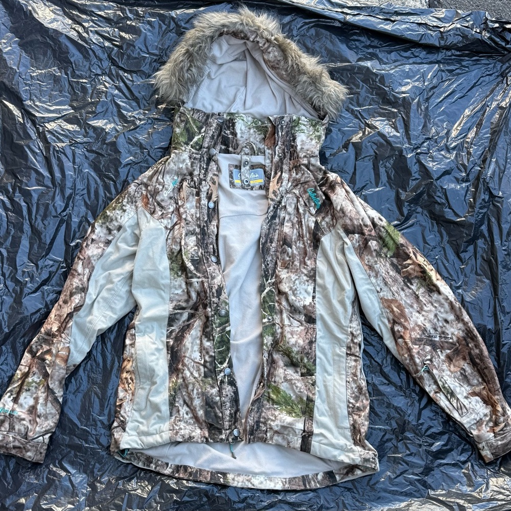 Cabela's Women Camouflage Puffer Jacket with extra fleece